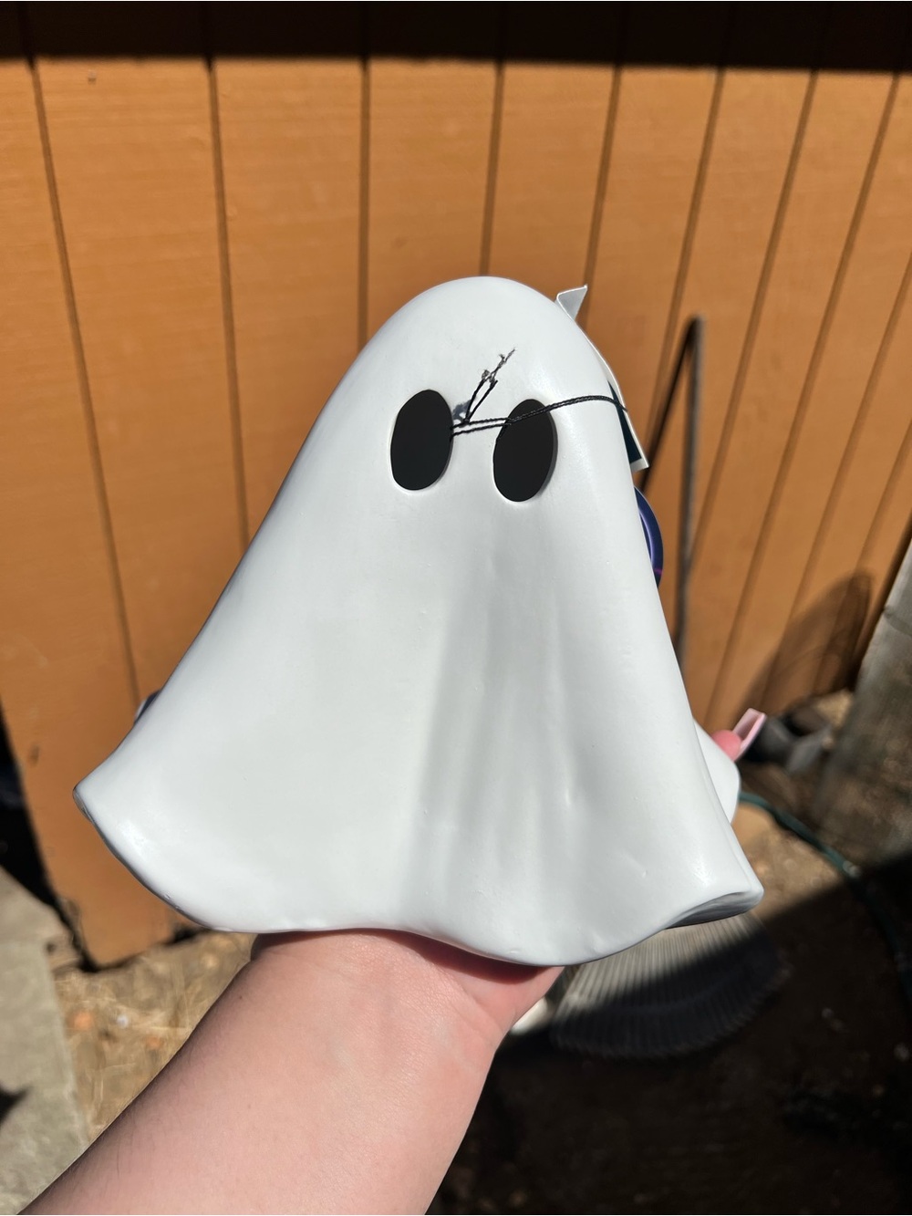 WHITE CERAMIC GHOST